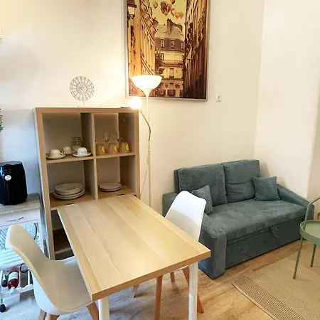 Jule ブダペスト